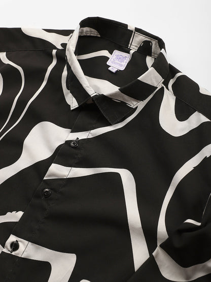 Contrast-Graffiti Imprint Shirt